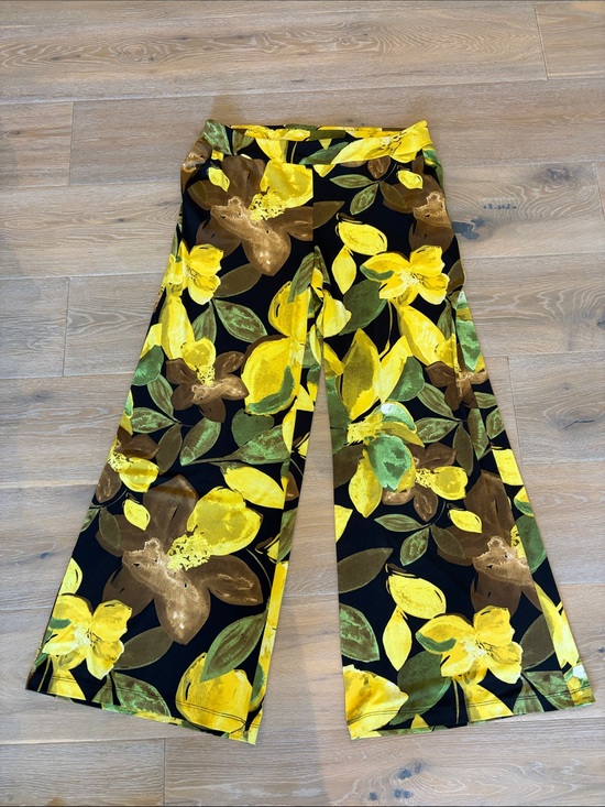 Melanie Lyne Pants - Bold Floral Wide-Leg Pants - Yellow/Black